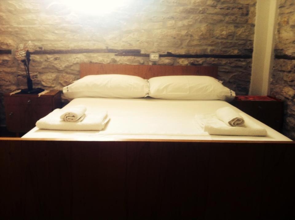 Guesthouse Celo Gjirokastër Extérieur photo